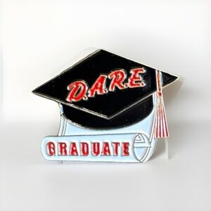 Dare Graduate‎ Pin Pinback PB17D